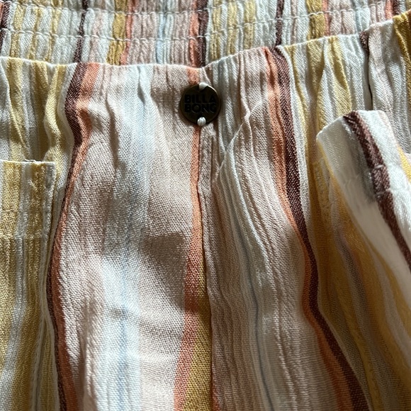 Billabong Shorts - Picture 8 of 9